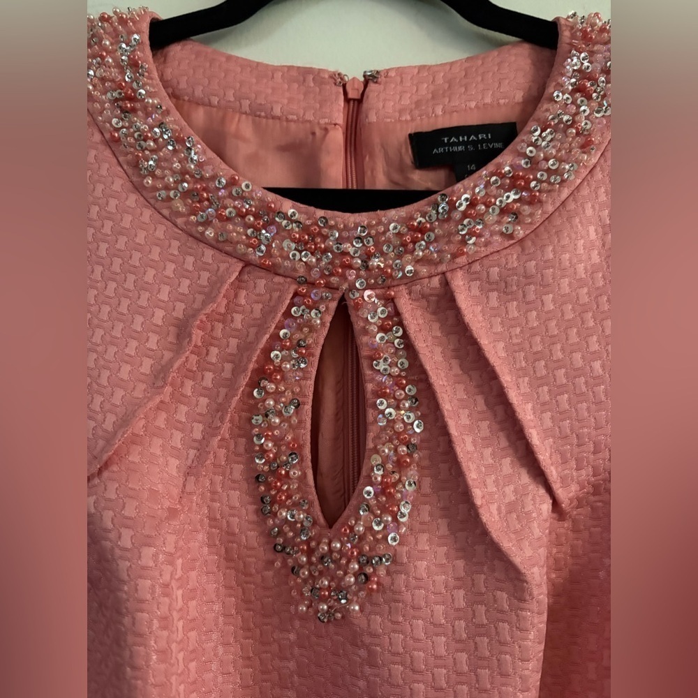 Tahari Rubella Soft coral Jeweled Neckline Dress. size 14 NWOT - Picture 4 of 5